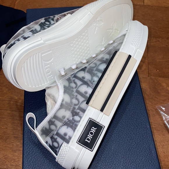 AUTHENTIC DIOR LOW TOP OBLIQUE SNEAKERS - Picture 3 of 8